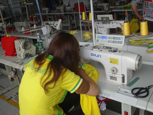 大型羽絨服裝加工廠 湖南服裝定制加工 博霖服飾 查看